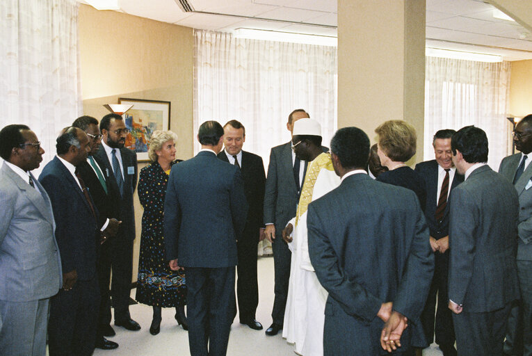 Foto 9: 11th session of the ACP-EEC Joint-Parliamentary Assembly (Assemblee paritaire) in Luxembourg from 24 to 28 September 1990