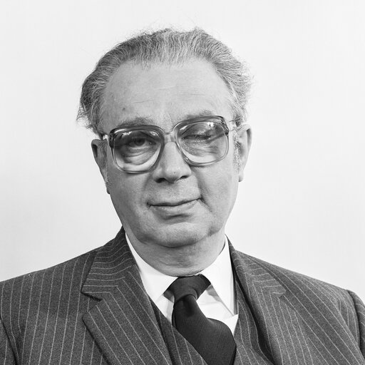 Portrait of MEP Ernst MAJONICA