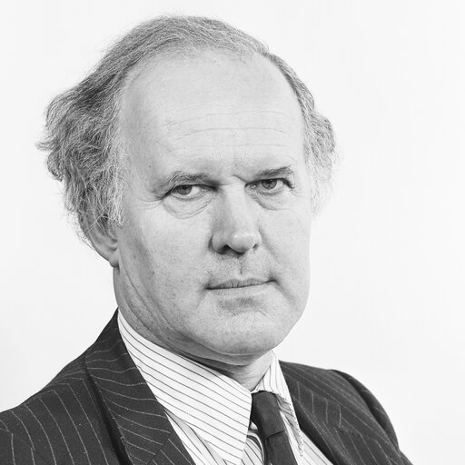 Suriet 4: Portrait of MEP James MOORHOUSE