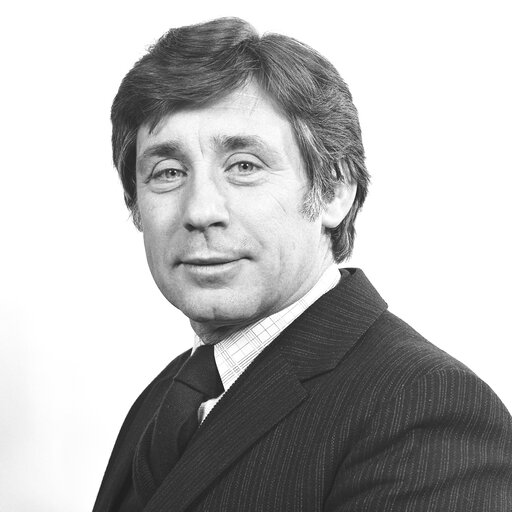 Portrait of MEP Barry H. SEAL