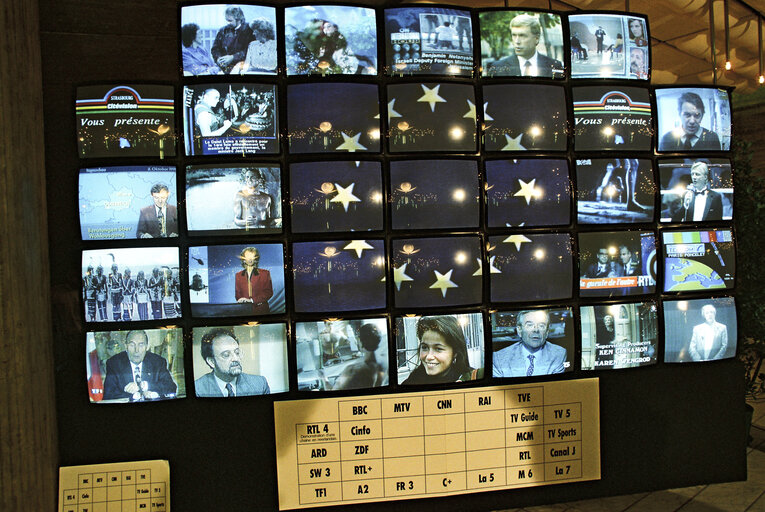 Valokuva 13: TV screens display the offer of the Strasbourg televiosn network