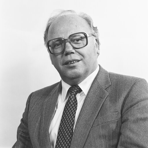 Zdjęcie 8: Portrait of MEP Horst SEEFELD