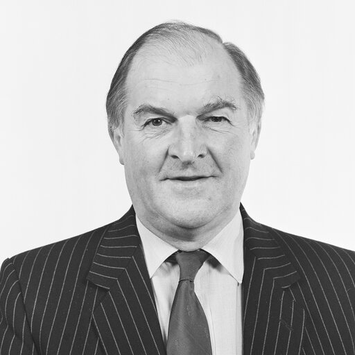 Fotogrāfija 4: Portrait of MEP Lord Henri PLUMB