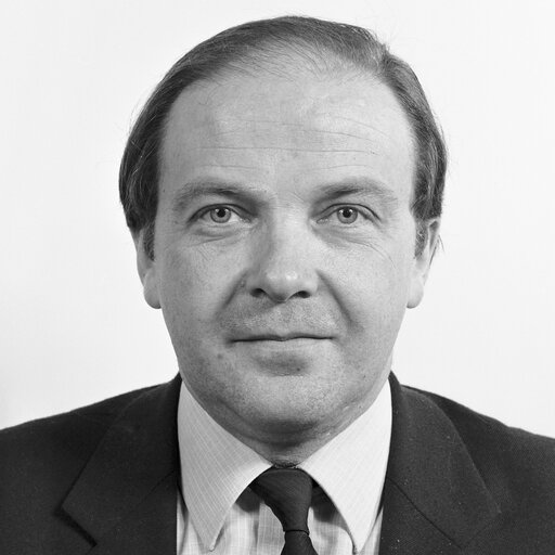 Fotografija 6: Portrait of MEP Richard J. SIMMONDS