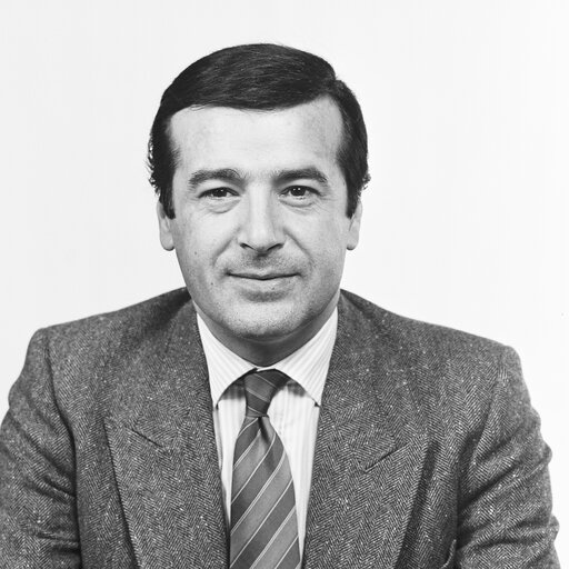 Foto 4: Portrait of MEP Fernando Manuel Santos GOMES