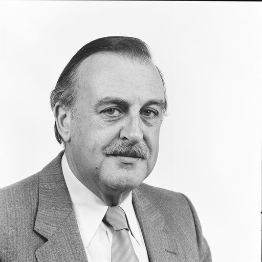 Снимка 2: Portrait of MEP Aart GEURTSEN