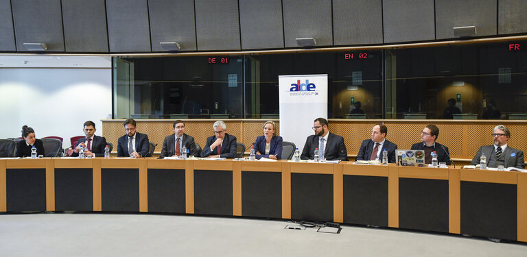 Fotografia 11: Roundtable of the CEPS Task force ' Software Vulnerability Disclosure in Europe '