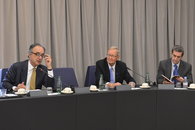 Fotografi 39: Intergroup : Ways if Saint James