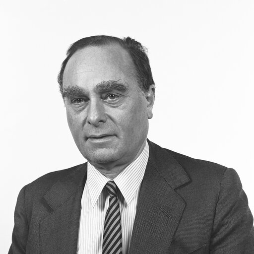 Φωτογραφία 3: Portrait of MEP Amedee TURNER