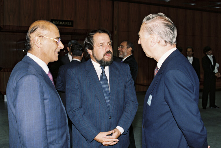 Foto 21: 11th session of the ACP-EEC Joint-Parliamentary Assembly (Assemblee paritaire) in Luxembourg from 24 to 28 September 1990