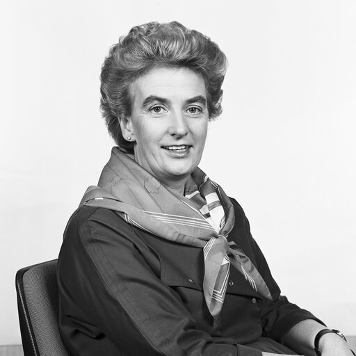 Foto 4: Portrait of MEP Margaret E. DALY