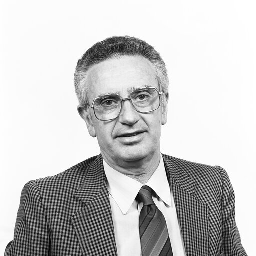 Снимка 4: Portrait of Roberto COSTENZO MEP.