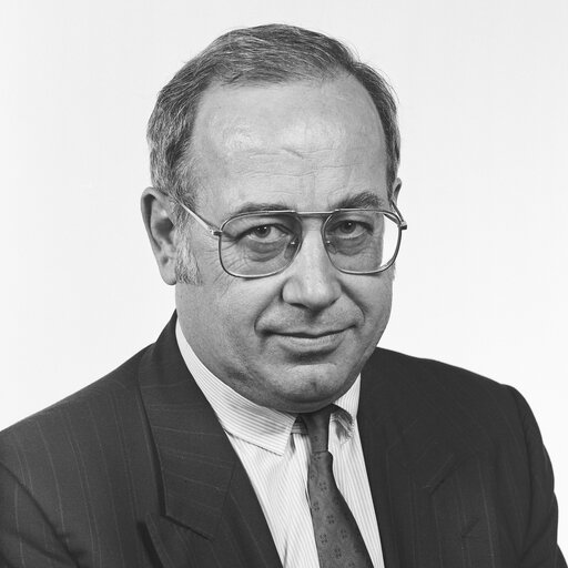 Fotó 2: Portrait of MEP Ernst MULLER HERMANN