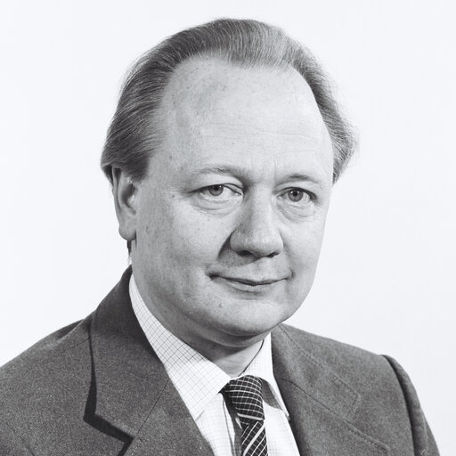 Photo 4 : Portrait of MEP Kurt MALANGRE