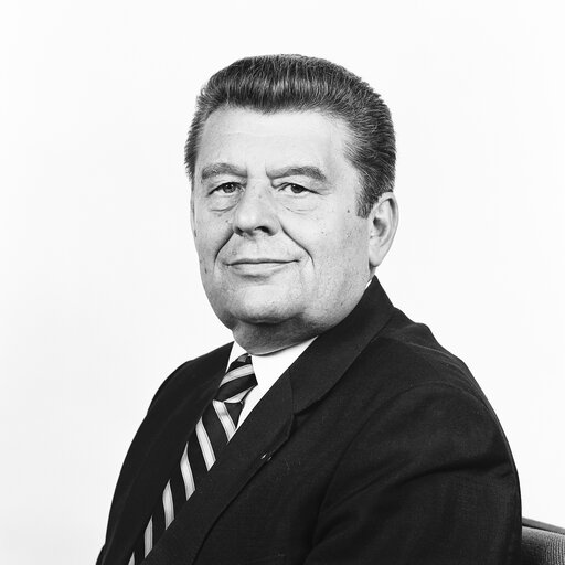 Portrait of Ernest MUHLEN MEP