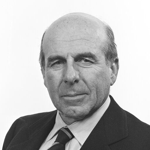 Portrait of MEP Giovanni GIAVAZZI