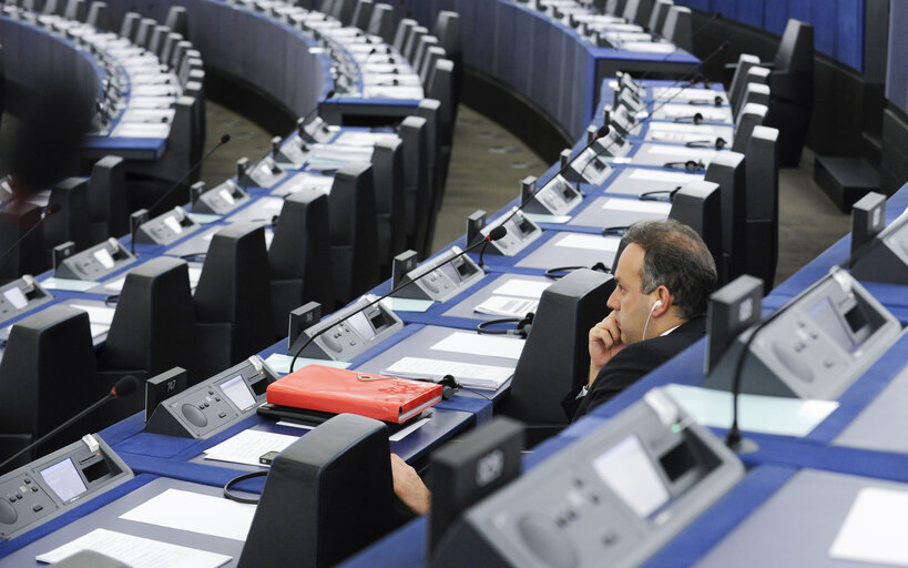 Φωτογραφία 1: Plenary session week 21 2013 - Situation of Syrian refugees