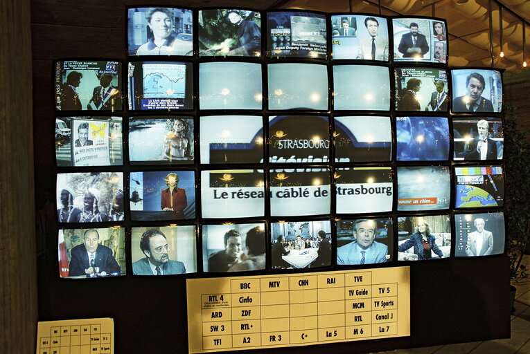 Valokuva 14: TV screens display the offer of the Strasbourg televiosn network