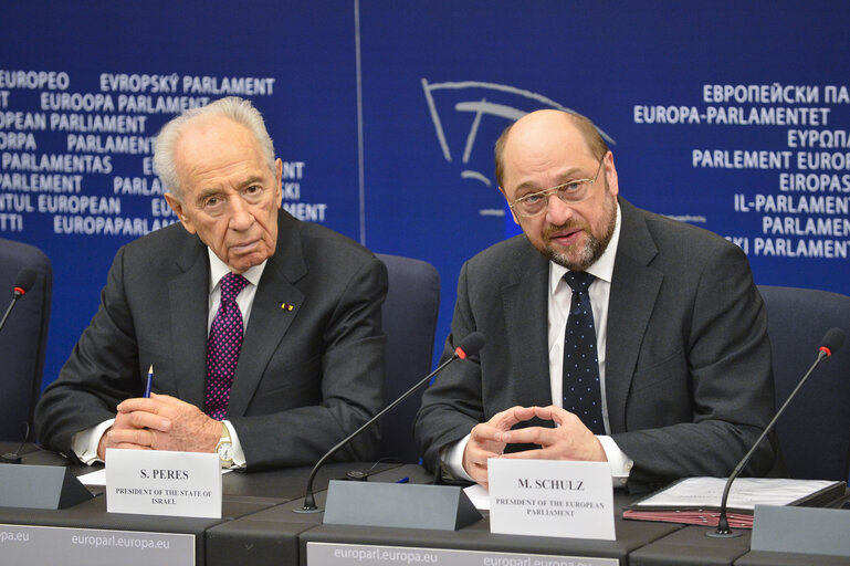 Foto 13: Official visit of the President of Israel to the European Parliament in Strasbourg - Press conference