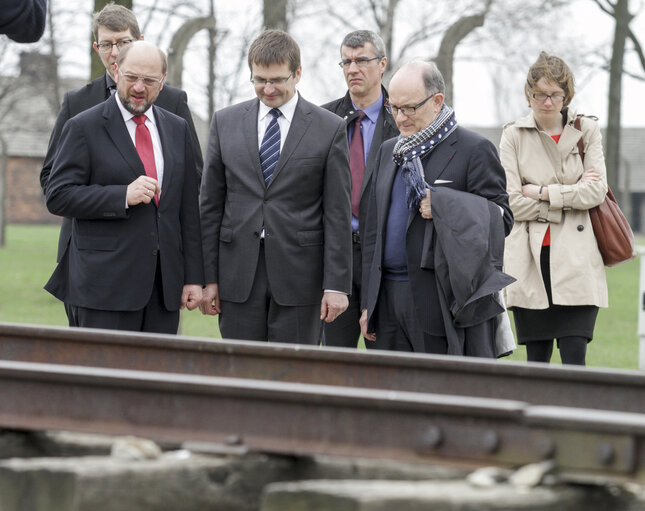 Fotografie 18: Mr Martin SCHULZ EP President, visiting Brzezinka nazi death camp