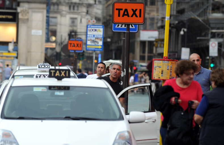 Fotografie 24: Taxis in Central Milan