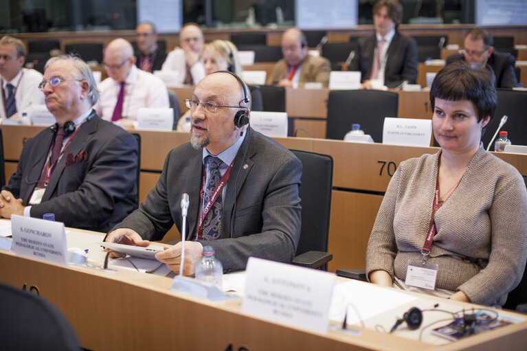 New technologies and education for multilingualism going global  First Conference of Rectors of Universities dealing with Interpretation.