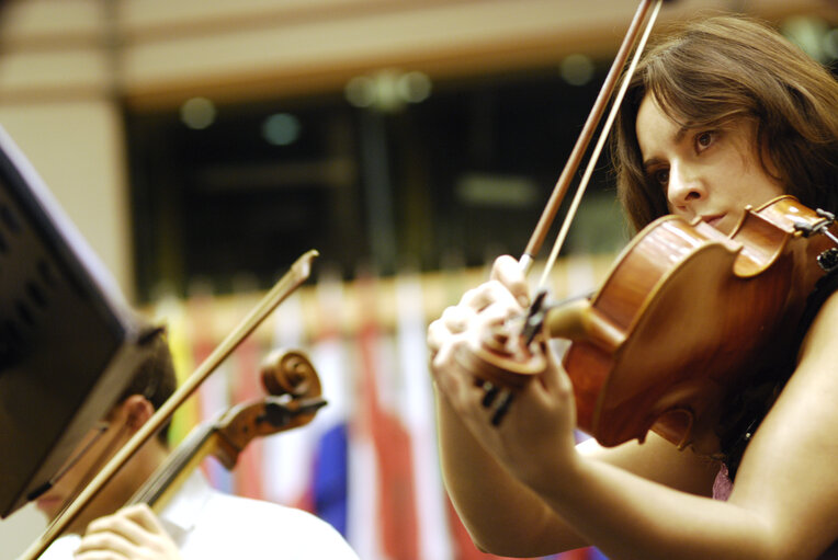 Foto 3: Classical concert in the Hemicycle of the EP in Brussels.