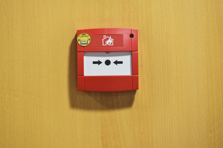 Fotografi 16: Manual call point fire alarm inside the EP in Brussels