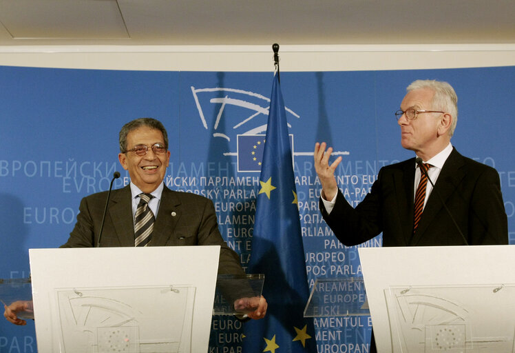 Zdjęcie 10: EP President and the Secretary General of the League of Arab States hold a press conference after their meeting in Brussels