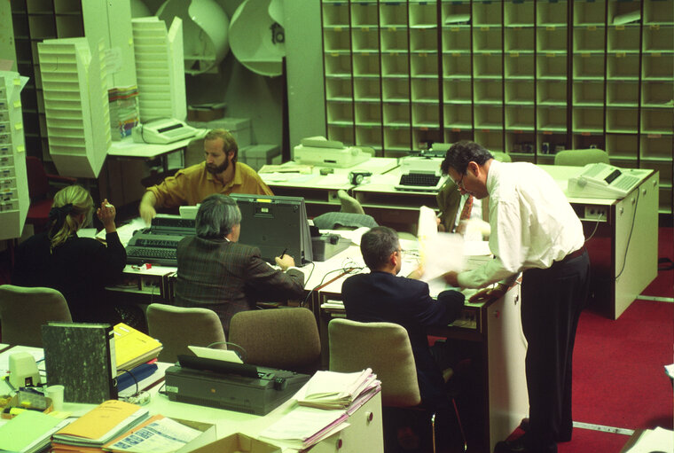 Fotografija 14: Historical image of the Press Room in Strasbourg