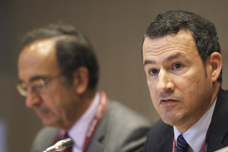 Photo 2 : New technologies and education for multilingualism.