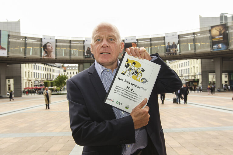 Fotografie 2: Demonstration of S&D MEPs Stop Food Speculation