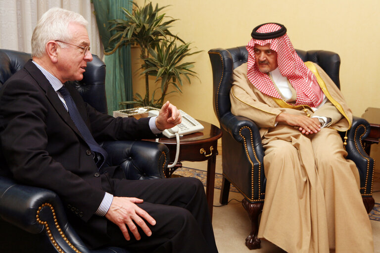 Hans-Gert POETTERING, EP President, makes an official visit in Saudi Arabia - EP President during a meeting with the Saudi Minister of Foreign Affairs, H.R.H. Prince Saud Al-Faisal  at his office in Riyadh, Saudi Arabia