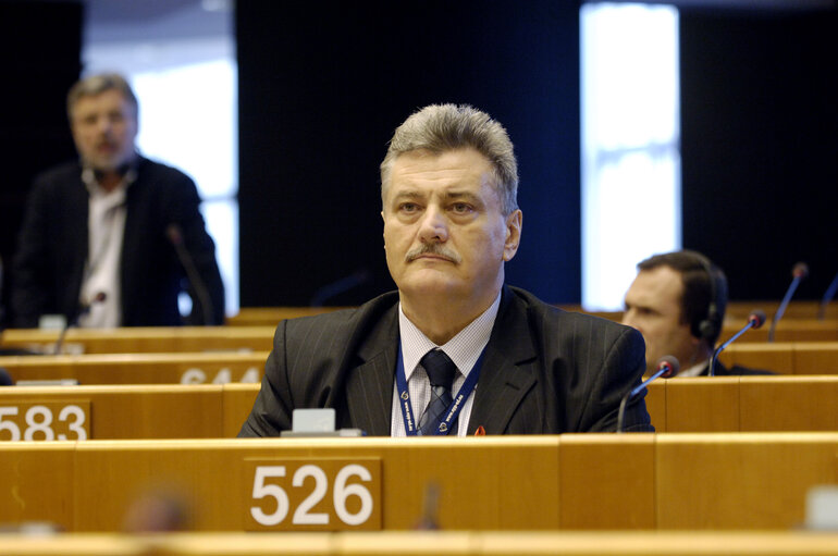 Foto 11: MEP Nicolae Vlad POPA attends a plenary session in Brussels