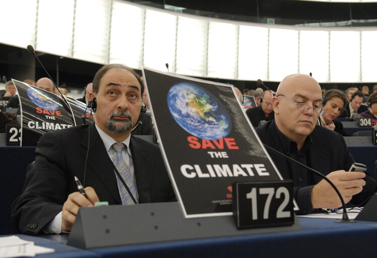 Plenary session in Strasbourg - Protest for the Climate change package