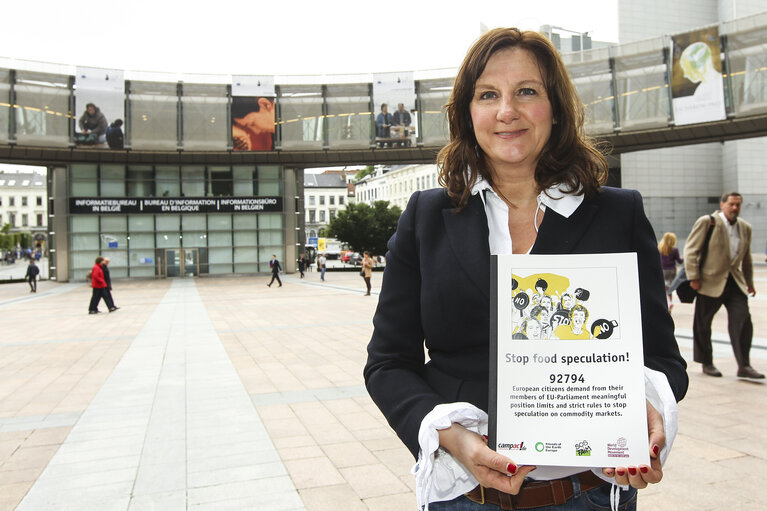 Fotografie 5: Demonstration of S&D MEPs Stop Food Speculation