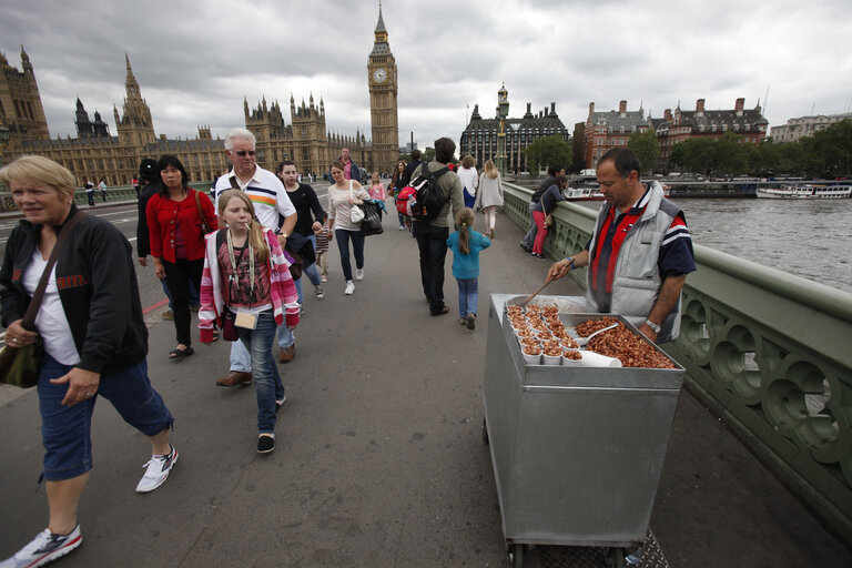 Commuters eat out side in the streets.