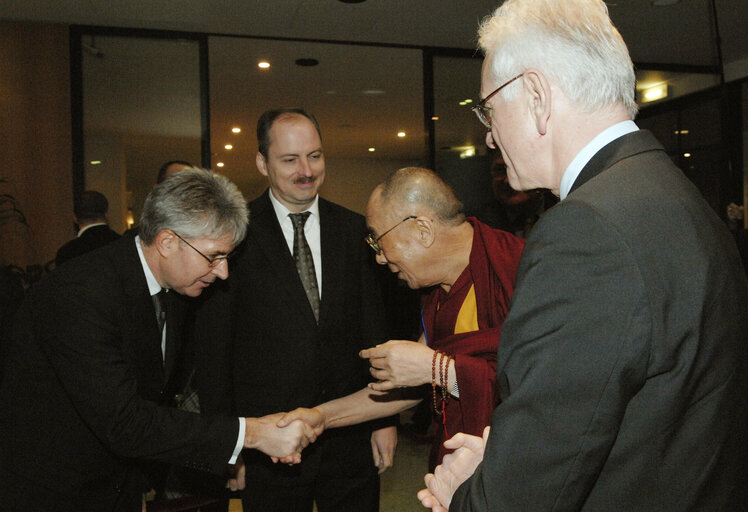 Foto 34: EP President meets with His Holiness the XIVth Dalai Lama in Brussels