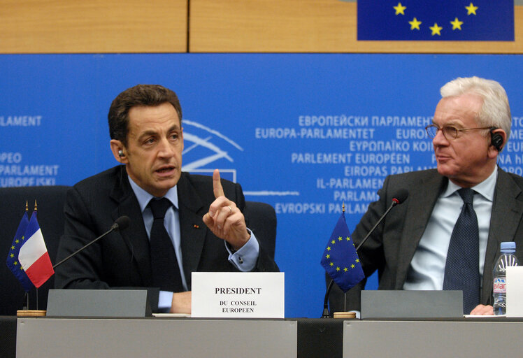 Foto 4: Press conference in Strasbourg with French President - The French President will debate with MEPs the outcome of the latest summit focused on the economy, the Lisbon Treaty and climate change and the results of the French EU presidency as a whole