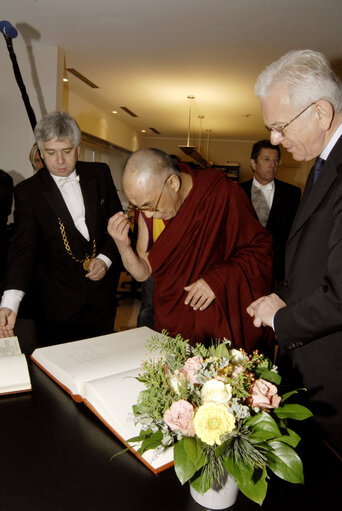 Foto 23: EP President meets with His Holiness the XIVth Dalai Lama in Brussels