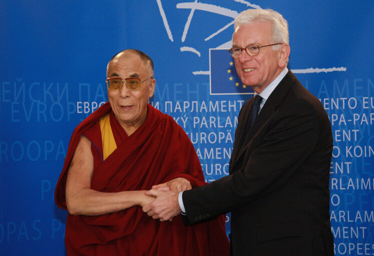 Foto 27: EP President meets with His Holiness the XIVth Dalai Lama in Brussels