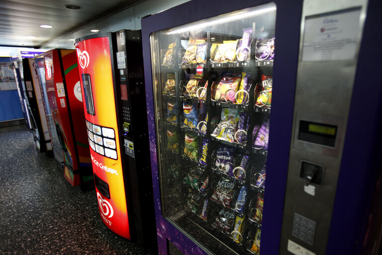 Φωτογραφία 27: Vending machines.