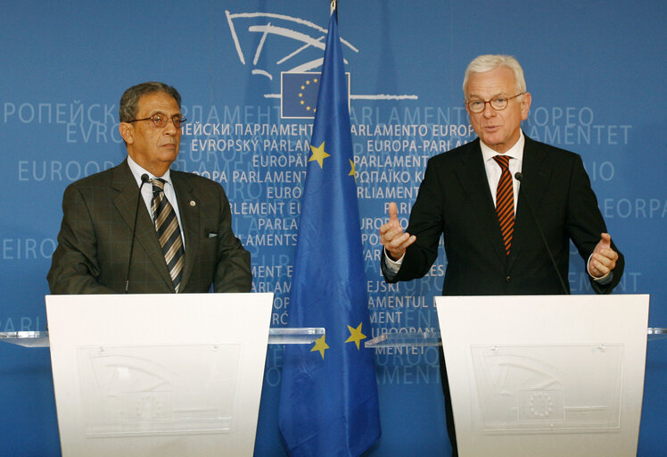 Zdjęcie 5: EP President and the Secretary General of the League of Arab States hold a press conference after their meeting in Brussels