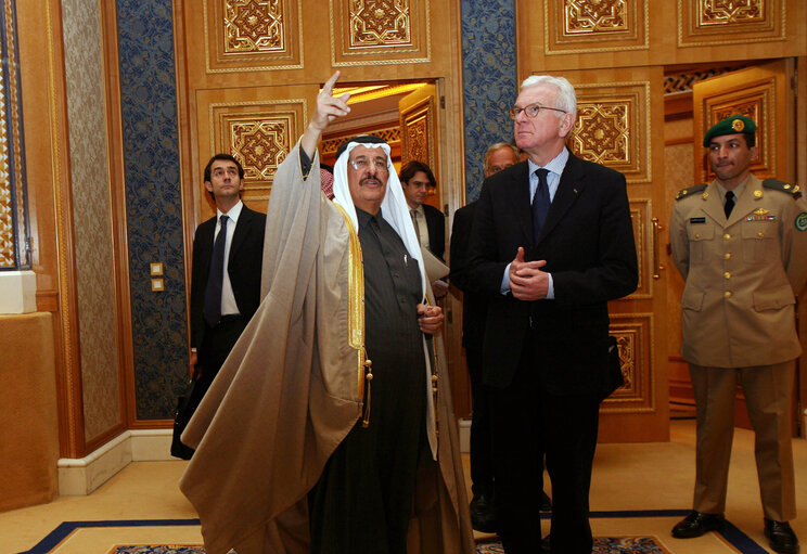 Fotografi 1: Hans-Gert POETTERING, EP President, makes an official visit in Saudi Arabia - EP President at the Shura in Riyadh