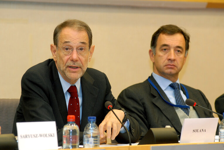 Foto 6: AFET Committee meeting in Brussels - 11th Joint Meeting with the Chairs of Foreign Affairs and Defence Committees of National Parliaments - Discussion with Javier SOLANA, High Representative for the CFSP