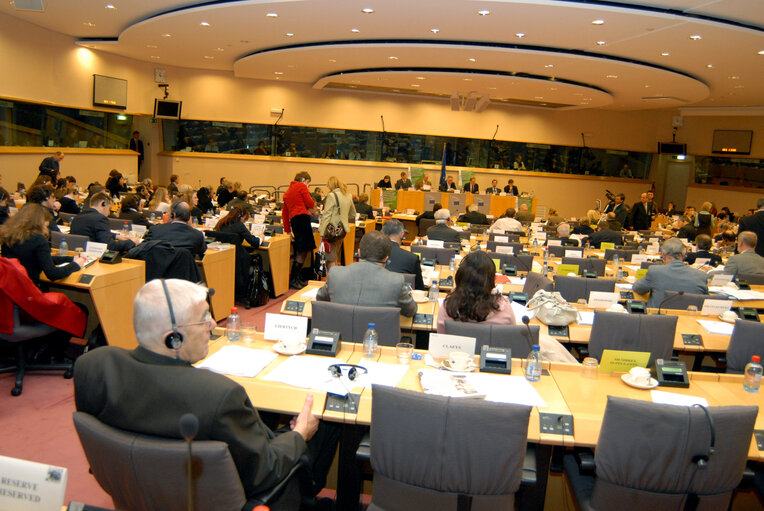 Φωτογραφία 1: AFET Committee meeting in Brussels - 11th Joint Meeting with the Chairs of Foreign Affairs and Defence Committees of National Parliaments - Discussion with Javier SOLANA, High Representative for the CFSP