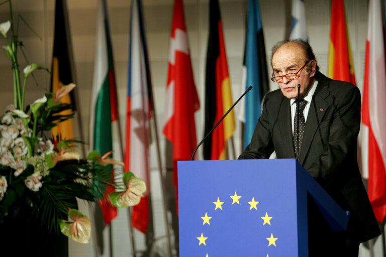 Foto 12: Promoting tolerance - EP President welcomes a number of senior figures for an event promoting tolerance in Europe, which marks the 70th anniversary of the Reichspogromnacht (Kristallnacht)