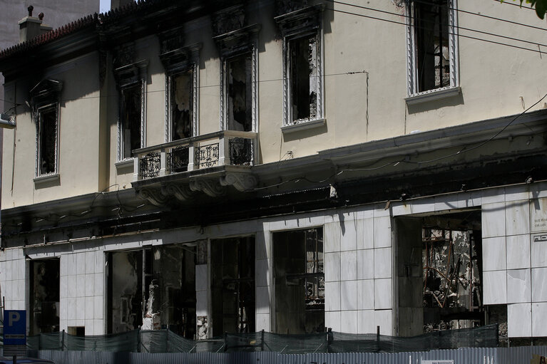 Fotogrāfija 7: Cinema and Kosta Boda Shop in Stadiou Avenue