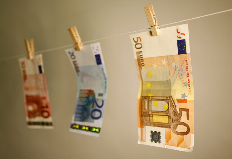 Fotografia 18: Euro - coins, banknotes, money and payments