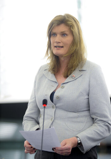 Photo 16: Plenary Session in Strasbourg - Week 43  European Council and European Commission statements